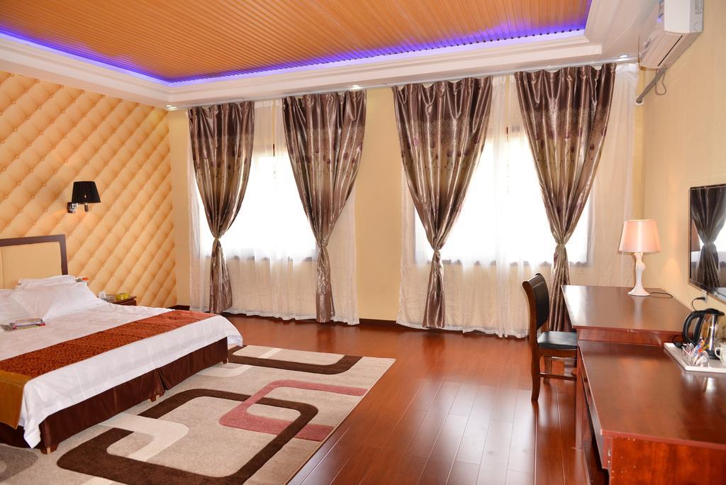ליבינגסטון Warm Harbor Hotel מראה חיצוני תמונה