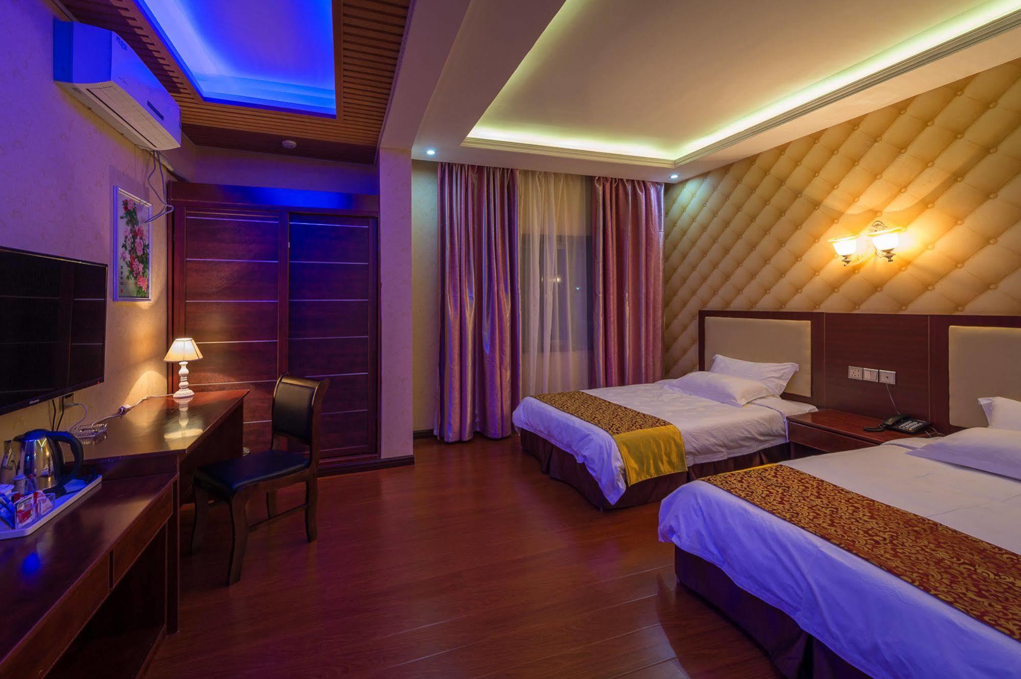 ליבינגסטון Warm Harbor Hotel מראה חיצוני תמונה