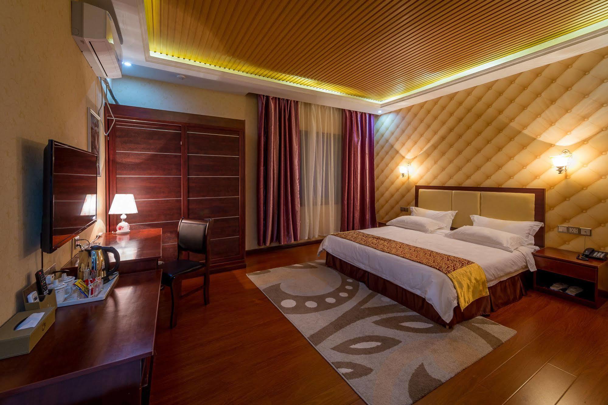 ליבינגסטון Warm Harbor Hotel מראה חיצוני תמונה