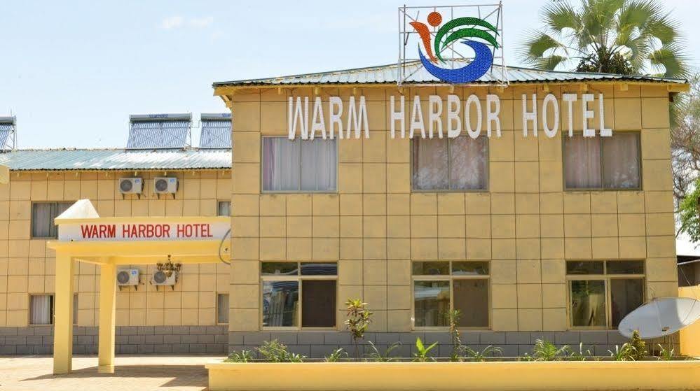 ליבינגסטון Warm Harbor Hotel מראה חיצוני תמונה