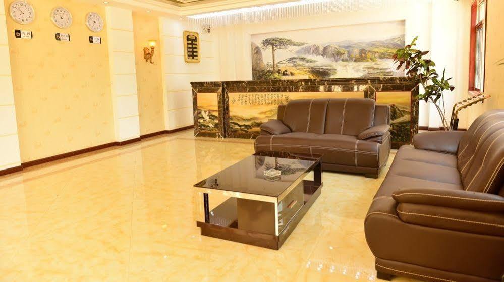 ליבינגסטון Warm Harbor Hotel מראה חיצוני תמונה